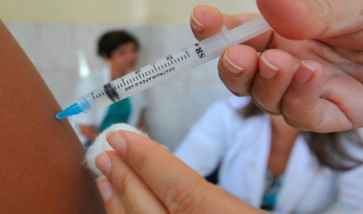 Vacinação para grupos de risco começa só dia 25 de abril