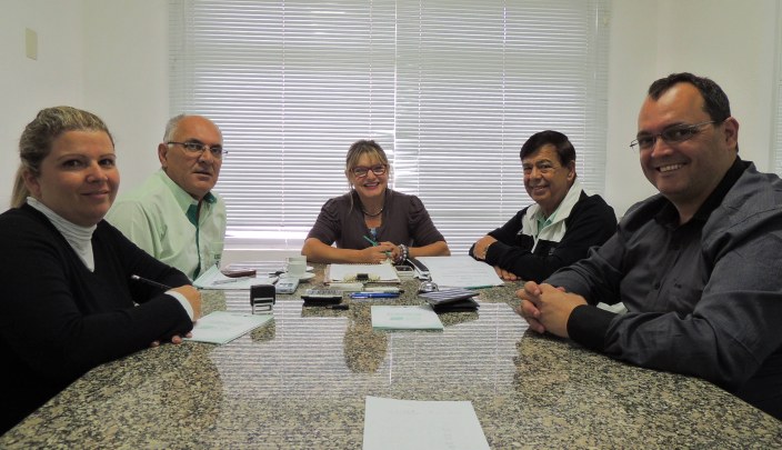  Equipe da Acibig/CDL com o consultor Adriano Carlos Ribeiro (à direita na imagem) Foto: Assessoria