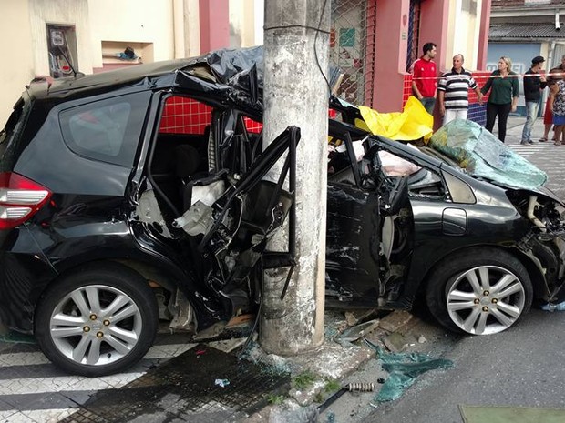 Passageiro do veículo morreu na hora (Foto: Jaime Batista da Silva/Divulgação)