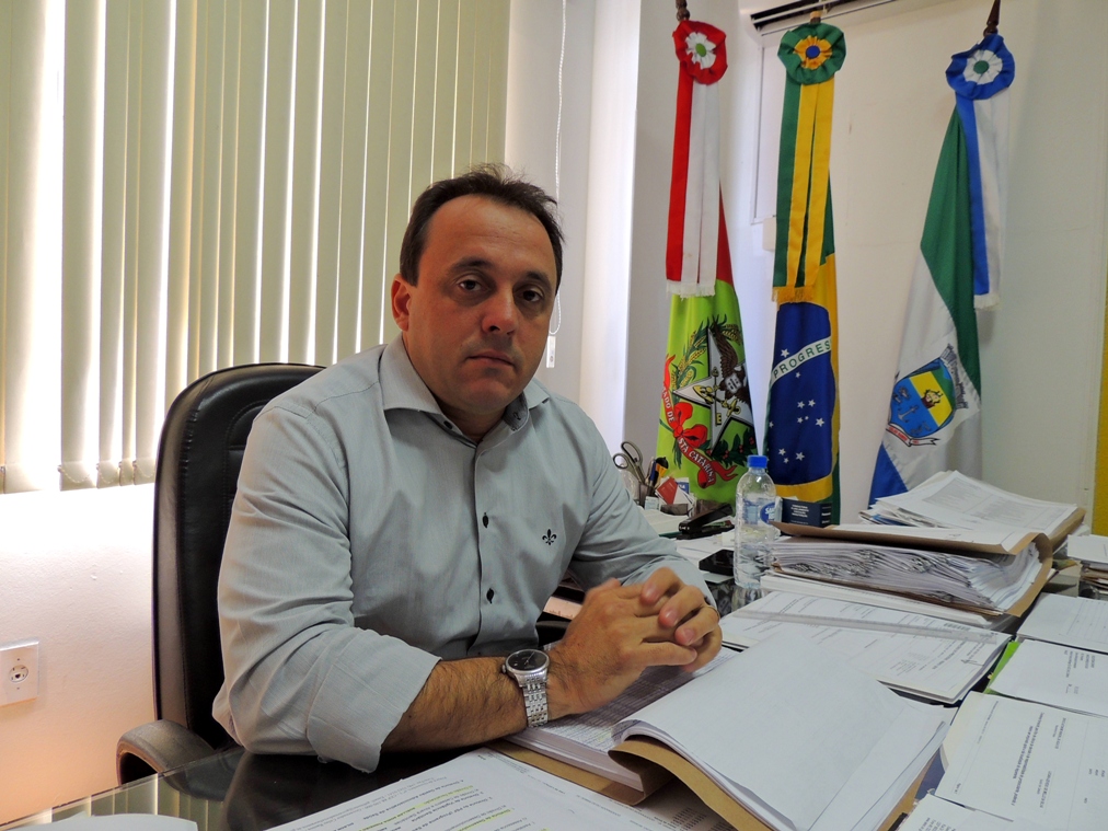 Juliano diz que várias ações judiciais podem impactar orçamento municipal (Foto: Biguá News)