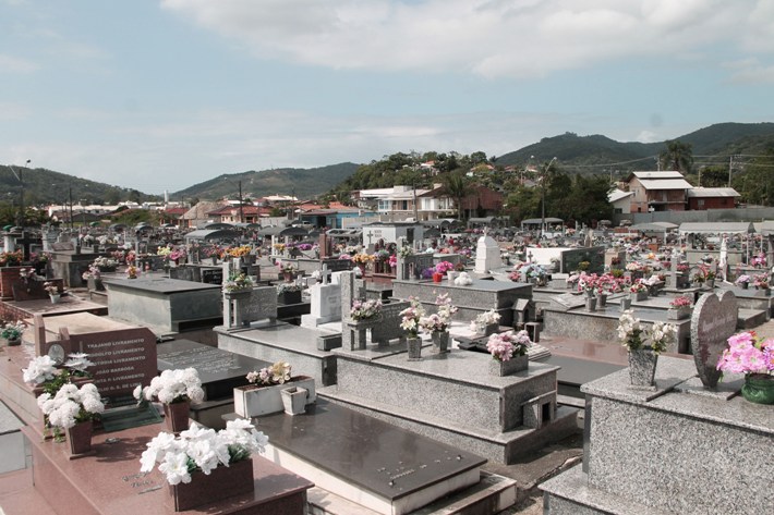 Cemitério Municipal São João Evangelista - Foto Martha Huff SECOM