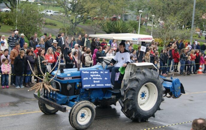 Antônio Carlos terá tradicional desfile de máquinas agrícolas nas festividades do município