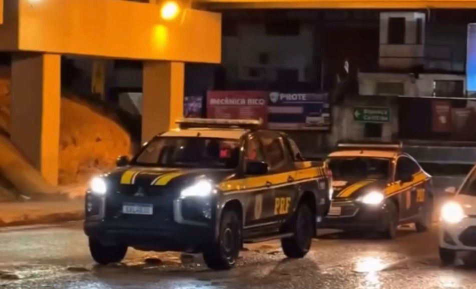 PRF nega multas por para-brisa quebrado durante fiscalização na BR-101 em Biguaçu