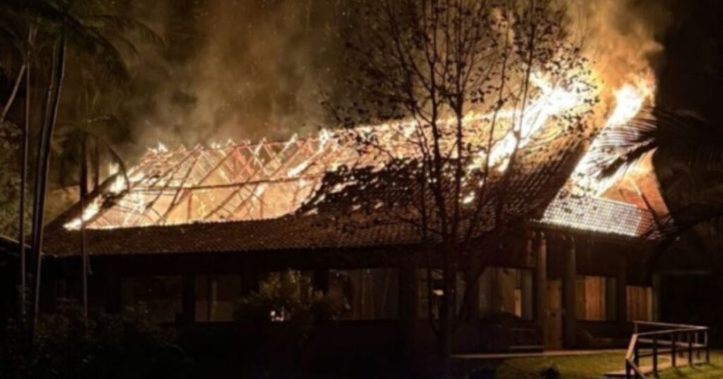 Incêndio de grandes proporções atinge retiro religioso em Biguaçu